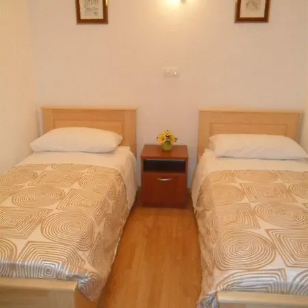Ruzica فندق 3*
