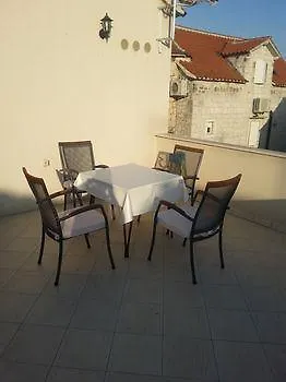 Ruzica 3*